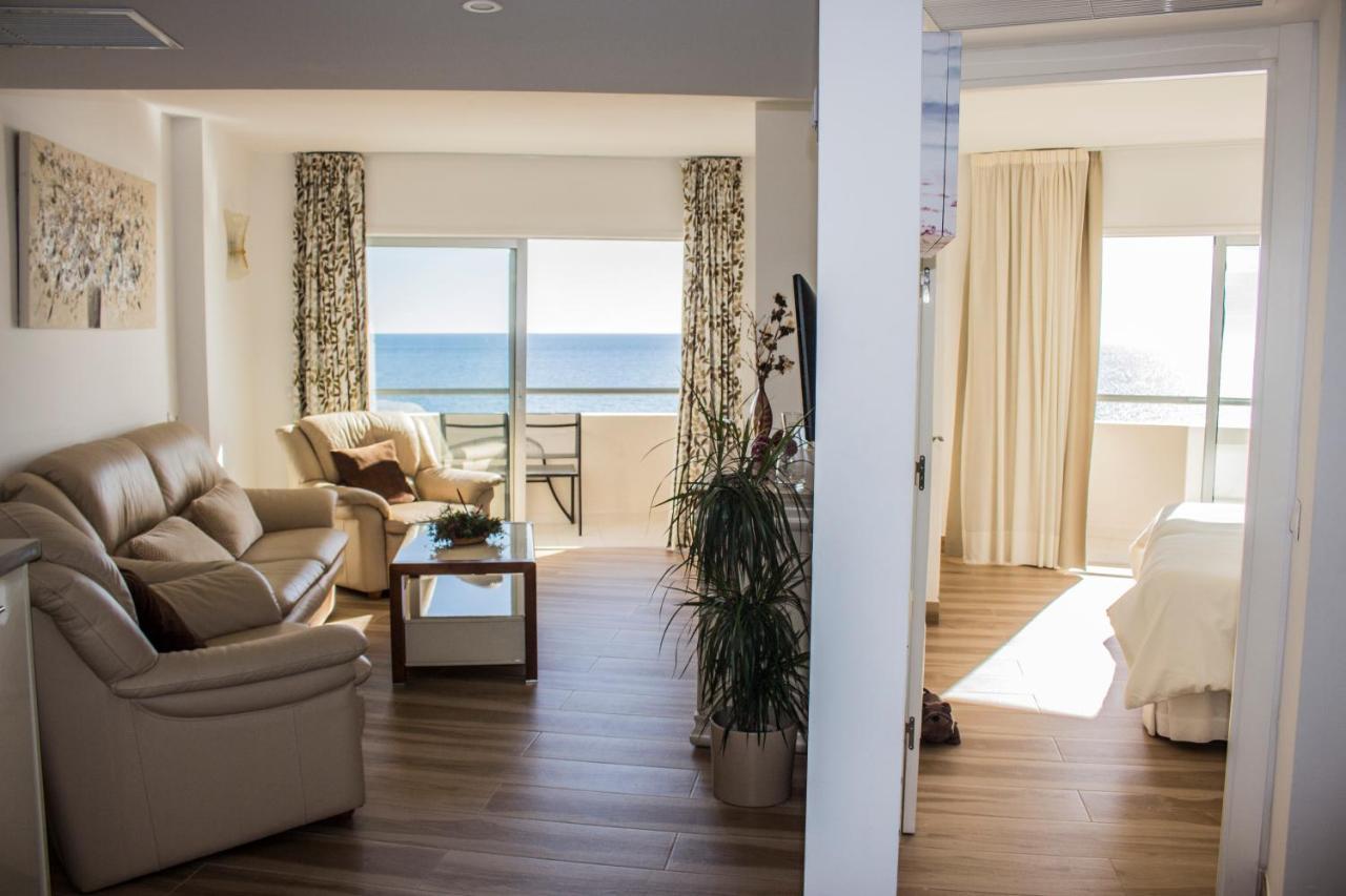 Beachfront Apartment In Fuengirola With Sea Views Dış mekan fotoğraf