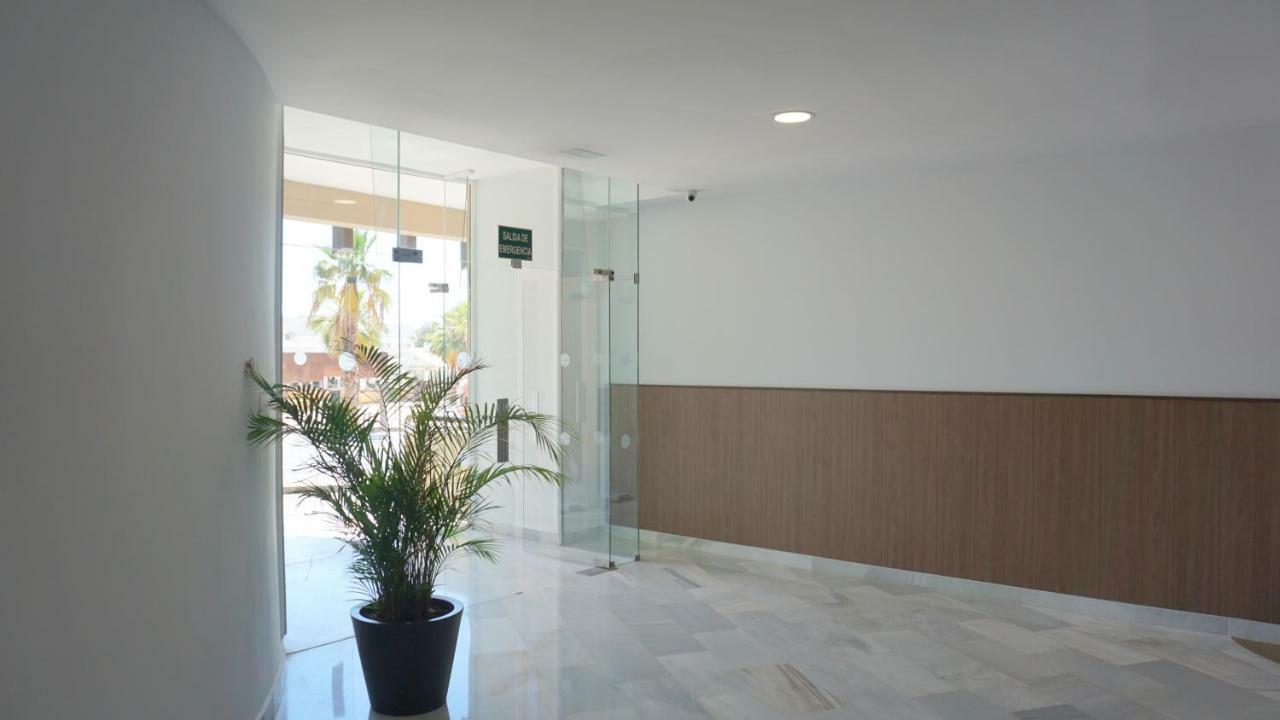 Beachfront Apartment In Fuengirola With Sea Views Dış mekan fotoğraf