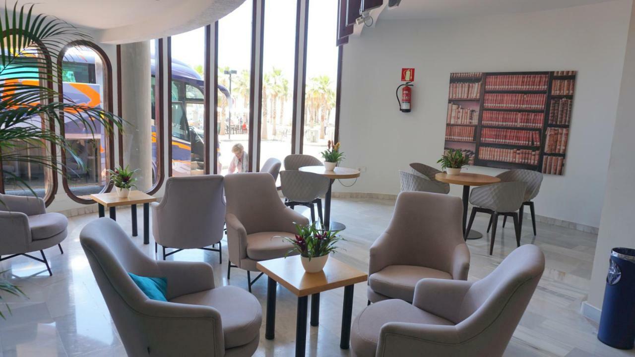 Beachfront Apartment In Fuengirola With Sea Views Dış mekan fotoğraf