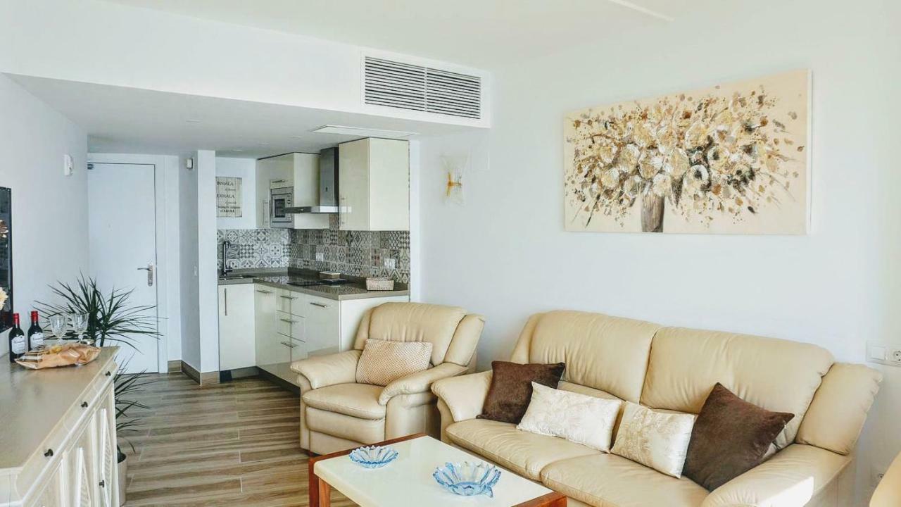 Beachfront Apartment In Fuengirola With Sea Views Dış mekan fotoğraf