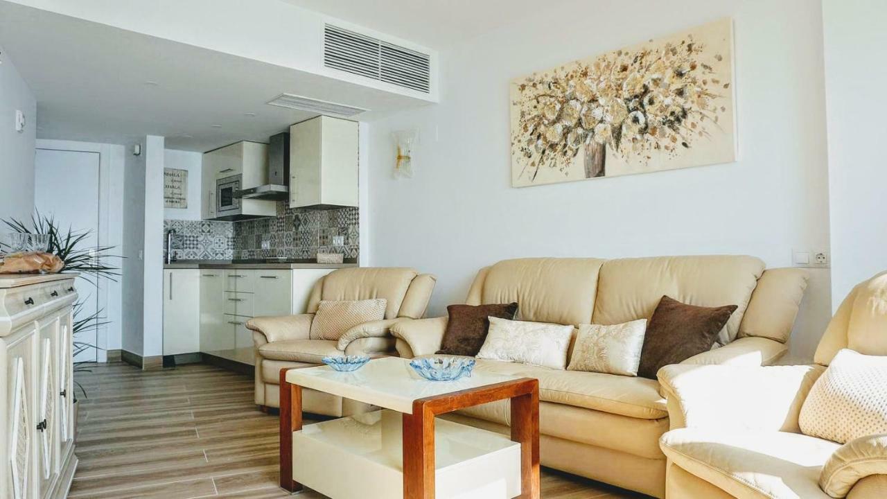 Beachfront Apartment In Fuengirola With Sea Views Dış mekan fotoğraf